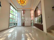 地铁口双拼别墅 环绕花园 临天然大河 景观花园别墅 方便装修