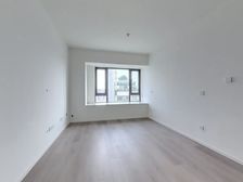 央湖名邸二期 套二户型,精装修,户型方正,采光通风好