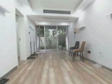 嘉善路地铁口带30平大花园,看房有钥匙,房东已买急售,近地铁