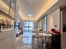 朗悦府 中层洋房 有车位 30个软装 成本不计 就是要麦