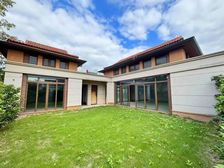 类独栋别墅,临水可做清水平台,南北双花园户型方正使用面积大!