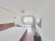 一梯两户,五楼,有钥匙随时看,近一号线锦江乐园,满五年一套