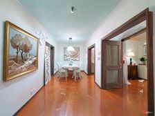 双地铁环绕,小区中间位置,周边配套齐全,中间楼层,出行方便!