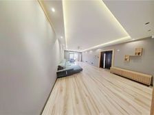 业主诚售!诚售!懂的来!小区中心临河,南北通透,近地铁