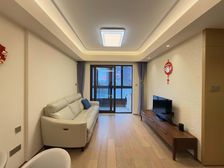 万科翡翠公园六期 精装两房 中央空调地暖 带2个车位 中区