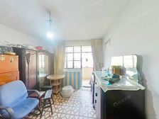 95年房龄,不靠浦东大道中间楼层朝南一房,看房有钥匙