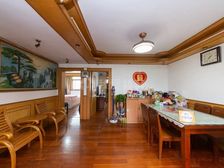 诚心出售,中楼层,三轨环绕,三年出一套,全明通透!