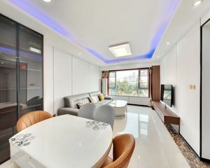 比华利国际城三期 3室1厅 东北