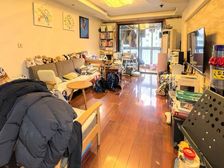 2房朝南,厅南北通透的,楼层好,房东诚心出售,满五年。