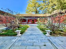 景山公园附近二进四合院精装出售