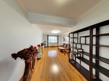 景观花园 三室两卫 南北通透 精装修 私产满5年诚意出售