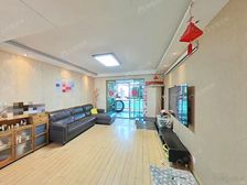 阳光威尼斯四期 3室2厅1卫 精装修 555万元