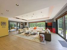 湖畔佳苑 户型改动利用高 集中南花园 带泳池 带地下室