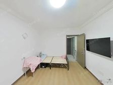 一楼带花园,天井搭成了房间,全屋精装修拎包入住!!