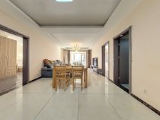 金科廊桥水岸 3室2厅 136平