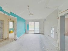 金桥07年电梯房,价空间大!中间楼层,旁边金桥公园