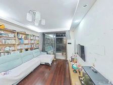 绿地崴廉公寓 2室2厅1卫 简装修 409万元