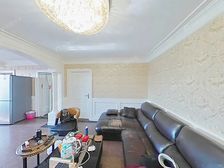 金源商厦 3室2厅1卫 简装修 338万元 110平米