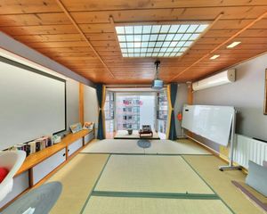 冠城花园二期 本房精装修带家具家电户型方正且朝南