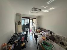 满五 交通便利 南北通透 次新房 精装好房 近地铁