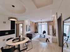 2003品质小区 三开间户型 烫金地段 有车位 看方便价可谈