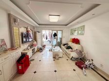 宝龙地铁口17年次新房 电梯高楼景观层 有停车位 密码看房