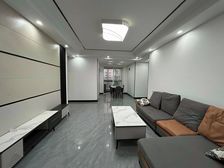 三房两卫边套全明的户型!精装修全送!价格可 !一手拆迁