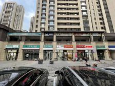 急售!大红本单价5200买商铺,门口有停车场,成熟商圈位置好