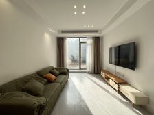 地铁口花城二期小面积全朝南3房!全新精装修,拎包入住随时看!