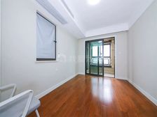 凯利海华府 1室1厅1卫 豪华装修 290万元