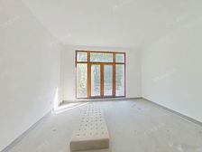 金桥瑞仕花园 5室2厅4卫 毛坯 3100万元