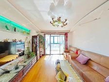 业主诚意出售,小区万科物业管理好,小区绿化好