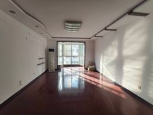 紧邻竞秀公园 万博 钻石小区中间楼层 瓷砖房 大落地窗南北