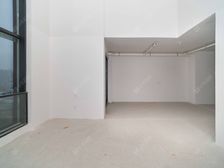 万科瑧湾汇224平南向毛坯大四房 总价375万