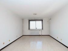 新港馨苑小区 低楼层 好位置 大三室 120平 单价9千