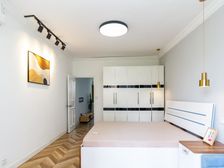 电梯已成 精致户型 装修很好 租金5500元 4条地铁出行