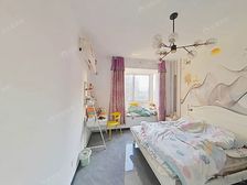 金领国际 2室2厅1卫 精装修 250万元