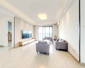 首开龙湖紫宸二组团 4室1厅 东北