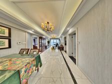 昆仑中心 三室两卫 带电梯 房龄新 带电梯 中间楼层私产满5