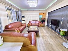 新宇大厦 电梯房 三室二卫 120万元出售 拎包入住