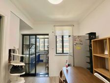 电梯已成,带1个固定车位,近三条轨交,出行方便,送30个精装