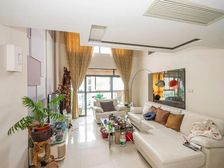 品质小区临河带50平的露台 复试版式南北通送车位随时看房