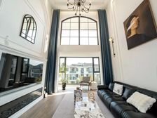 全新装修家电全送(带车位)厅层高4 ,视野开阔,看房有钥匙