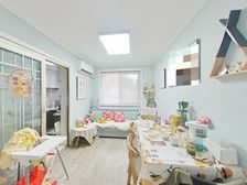 新上房源,实景拍摄,价格可谈,看房方便,2018年小区有车位