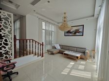 真 格!联排别墅,地铁口,有电梯,送地下室,送大露台