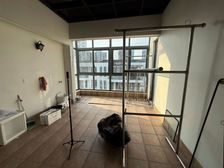 奉浦新华医院旁。联排别墅。空间大。送车位。地铁口