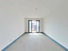 新出 新出 全天采光 急售 急售 看中可谈 !!!