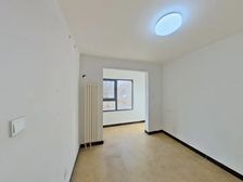 低楼层,出行方便;有钥匙,随时看房