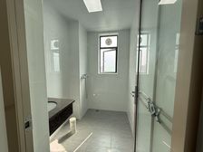 带车位121平方3房2厅,精装修南向,超靓楼层只要5千/方