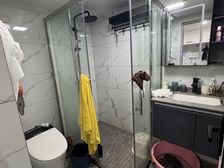 东汇城复式公寓,豪华装修2房,靓楼层,楼下就是东汇城商业广场